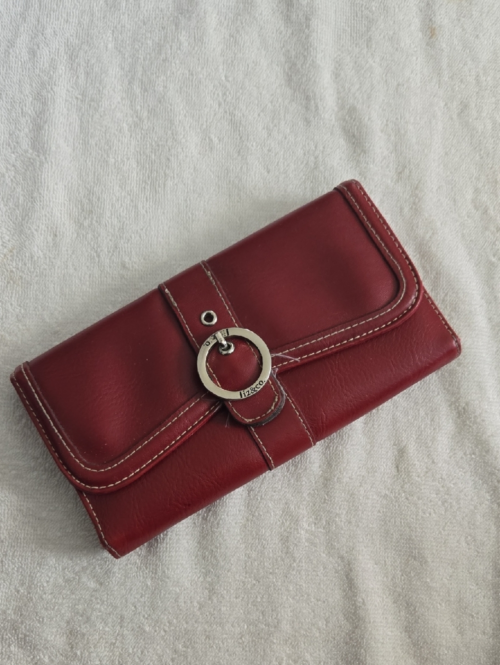 Red Women's Leather Wallet with Silver Ring Accent